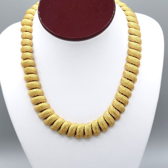 Napier Gold Tone Chunky Twist Chain Necklace Textured Links Box Clasp Vtg 17 in - Picture 1 of 8